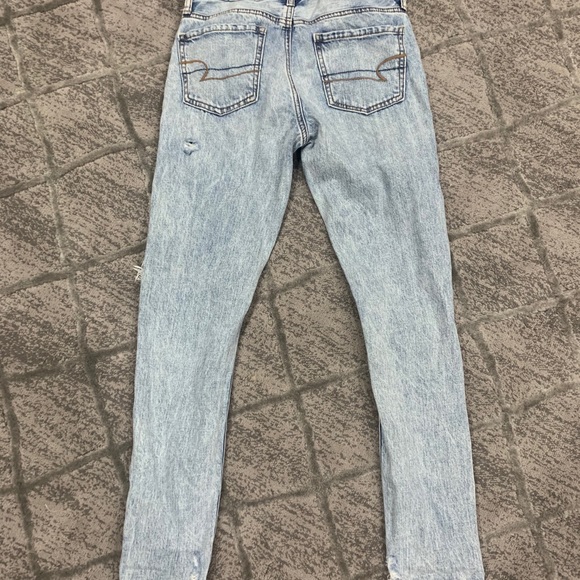 Mom Jeans - Picture 2 of 3